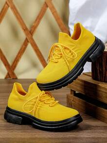 女款亮黃色彈性套腳厚底運動鞋，四季休閒走路跑步鞋，中性穿脫式日常穿搭鞋 - 黃色 - 查看 4