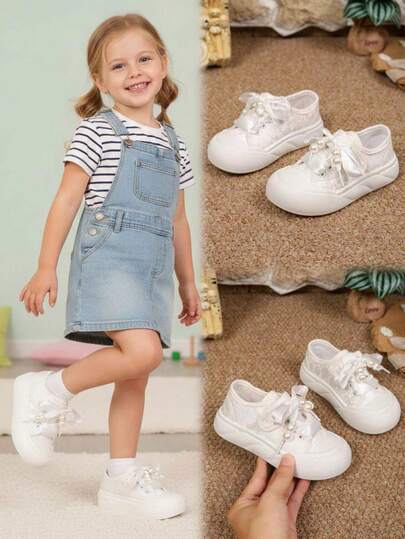 1 Pair Embroidered Pearl Bow Thick Sole White Canvas Sneakers With Front Lace-Up, Suitable For Daily Casual, Travel, Vacation, Home, Party, Outdoor Wear, Spring And Autumn New Style