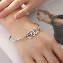 [Personalizado] 1 pieza Pulsera con colgante de corazón personalizada con 1-5 nombres, pulsera de promesa para pareja familiar, pulsera personalizada con símbolo de nombre y fecha, adecuada para cumpleaños, aniversario, Día de San Valentín, Día de la Madre, Día del Padre, Navidad, temporada de graduación, regalo conmemorativo, para familia, amigos, compañeros de clase, accesorio de joyería conmemorativa de equipo - Multicolor - Ver 4