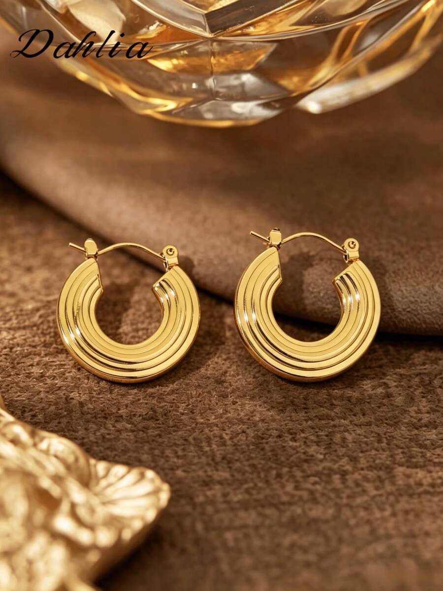 1 par de diseño geométrico dorado de estilo europeo y americano, elegante y exquisito, con patrón de líneas retorcidas y rayas, adecuado para uso diario y de vacaciones, enfocado en mujeres, elegancia real - Dorado - Ver 1