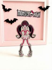 Mattel 1枚美泰官方授权的Monster High Draculaura珐琅徽章，可爱卡通人物胸针，可作帽子、包包、服装配饰，圣诞节、生日派对粉丝礼物 - 1 pc - 查看 1