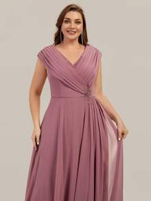Elegant Rose Chiffon Plus Size Mother Of The Bride Dress, With Short Sleeves And Applique, Deep V-Neck Formal Maxi Dress - Dusty Pink - View 8