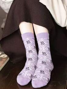 1/3/6/9 Pairs Random Women's Vintage 3D Embossed Floral Palace Style Mid-Calf Socks - Multicolor - View 8
