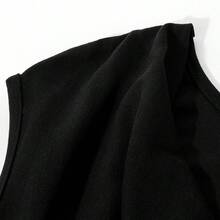白色甜辣風無袖T恤，垂領設計搭配綁帶細節，純色上衣，適合夏季晚約會、居家與日常穿著 - 黑色 - 查看 2
