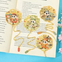 可愛古風官員熊貓鏤空金屬書籤附鍊條,中式好運勵志書標紙板禮盒,返校文具禮物,適合學生與書迷 - 方形 - 查看 2
