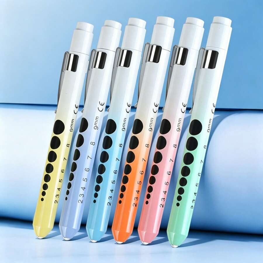 新款漸層色 LED 筆燈，可重複使用小型手持手電筒，白色/暖光可選，夾式口袋設計，適用於日常照明、戶外露營、生日禮物、畢業禮物，(使用 2 顆 AAA 電池，電池不包含在內)