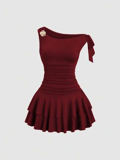 Vestido de moda con decoración de flor de metal, cuello asimétrico y dobladillo con volantes para mujer