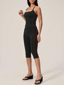 TimeOff 女款 1 套對比色側邊白條紋方領細肩帶賽車背心 & 收腹 7/8 長度中筒褲運動套裝 - 黑色 - 查看 8