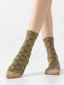 1/3/6/9 Pairs Random Women's Vintage 3D Embossed Floral Palace Style Mid-Calf Socks - Multicolor - View 2