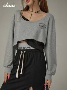 CHUU 女款拼色假兩件式 T-shirt 春秋字母印花拼接大圓領長袖短版上衣 - 淺灰色 - 查看 2