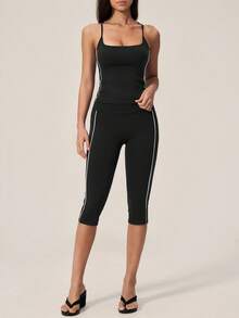 TimeOff Conjunto deportivo para mujer de 1 pieza con top de tirantes finos de cuello cuadrado, espalda nadadora, diseño colorblock con rayas blancas laterales y shorts de cintura media con control de abdomen de largo 7/8 - Blanco y Negro - Ver 10