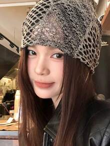 1件復古鏤空針織便帽，女款春夏鏤空網眼頭巾帽，透氣薄款寬鬆垂墜帽，適合光頭與白髮女性 - 鏤空 - 查看 3
