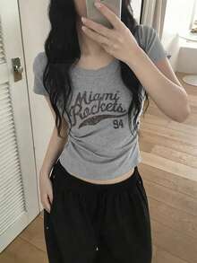 Kaos Lengan Pendek Kasual Motif Huruf Musim Panas dengan Pinggang Ramping - Grey - View 2