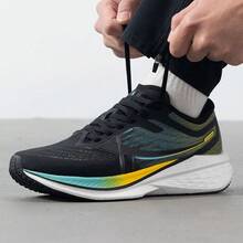 XTEP Sepatu Olahraga Pria Generasi ke-3 2000G Terbaru, Sepatu Lari Peredam Guncangan untuk Latihan - Hitam/Biru-Kuning - View 4