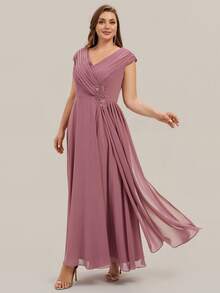 Elegant Rose Chiffon Plus Size Mother Of The Bride Dress, With Short Sleeves And Applique, Deep V-Neck Formal Maxi Dress - Dusty Pink - View 6