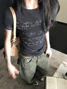 復古街頭風深方領短袖女款新款字母印花短版上衣 - 深灰色 - 查看 2