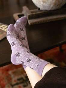 1/3/6/9 Pairs Random Women's Vintage 3D Embossed Floral Palace Style Mid-Calf Socks - Multicolor - View 7
