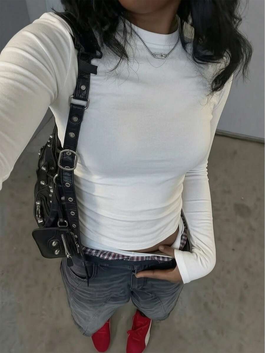 女款圓領長袖T恤,春秋新款純色休閒百搭修身短版上衣,時尚日常穿搭 - 白色 - 查看 1