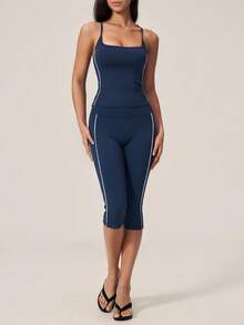 TimeOff Conjunto deportivo para mujer de 2 piezas con top de tirantes finos, cuello cuadrado, espalda nadadora y línea blanca lateral en contraste, y pantalones 7/8 a media pantorrilla con control de abdomen - Azul Marino - Ver 6