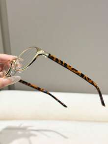 زوج واحد من نظارات إطار معدني للنساء، نظارات زينة بدون وصفة طبية بأسلوب جامعي لطيف - متعدد الألوان - مشاهدة 3