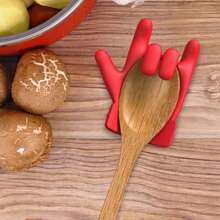 2pcs Red Finger-Shaped Pot Lid Lifter/Anti-Splatter Clip, Creative Palm-Shaped Kitchen Tool, Suitable For Pot Lids And Soup Ladles - Multicolor - View 4