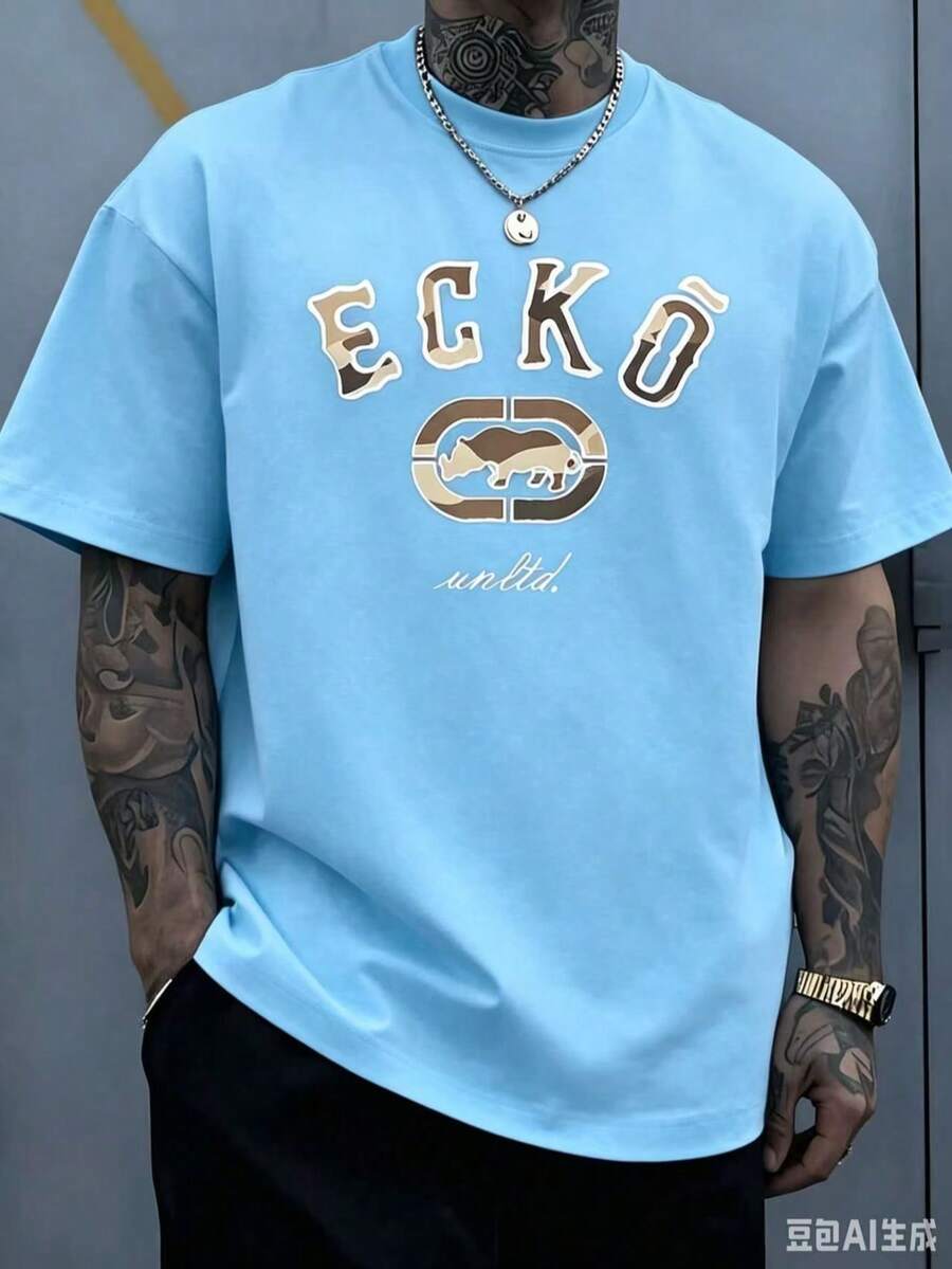 The Iconic ECKO Unltd Graphic Features A Bold Rhino Emblem With Urban Camouflage Lettering Symbolizing Strength Individuality Urban Culture 220g - 淺藍色 - 查看 1