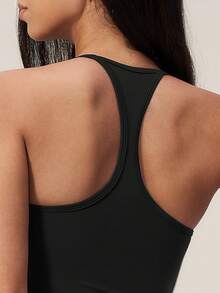 TimeOff Conjunto deportivo para mujer de 1 pieza con top de tirantes finos de cuello cuadrado, espalda nadadora, diseño colorblock con rayas blancas laterales y shorts de cintura media con control de abdomen de largo 7/8 - Blanco y Negro - Ver 5