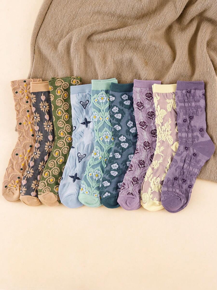 1/3/6/9 Pairs Random Women's Vintage 3D Embossed Floral Palace Style Mid-Calf Socks - Multicolor - View 1