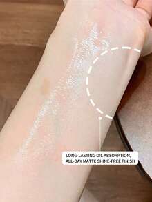 CHARLOTTE TILBURY Flawless Cushion Foundation 0 Ringan Berat Bersih 8 G E 0,28 OZ - 0 CAHAYA - View 9