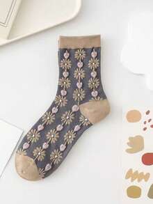 1/3/6/9 Pairs Random Women's Vintage 3D Embossed Floral Palace Style Mid-Calf Socks - Multicolor - View 18
