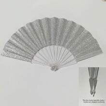 1件裝銀色亮面摺疊扇，便攜夏季海灘必備，適合嘉年華、婚禮、旅行的女性摺疊手持扇，適用於塗鴉、排舞、婚禮、教堂、節慶、EDM、派對、夜店、嘉年華配件（9英吋銀色 01）學校 - 銀色 - 查看 12
