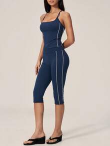 TimeOff Conjunto deportivo para mujer de 2 piezas con top de tirantes finos, cuello cuadrado, espalda nadadora y línea blanca lateral en contraste, y pantalones 7/8 a media pantorrilla con control de abdomen - Azul Marino - Ver 9