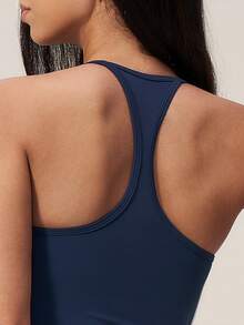 TimeOff Conjunto deportivo para mujer de 2 piezas con top de tirantes finos, cuello cuadrado, espalda nadadora y línea blanca lateral en contraste, y pantalones 7/8 a media pantorrilla con control de abdomen - Azul Marino - Ver 10