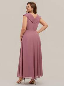 Elegant Rose Chiffon Plus Size Mother Of The Bride Dress, With Short Sleeves And Applique, Deep V-Neck Formal Maxi Dress - Dusty Pink - View 4