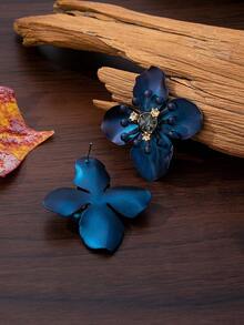 1 Pair European & American Fashion Leaf Elegant Minimalist Versatile Stud Earrings - Multicolor - View 3