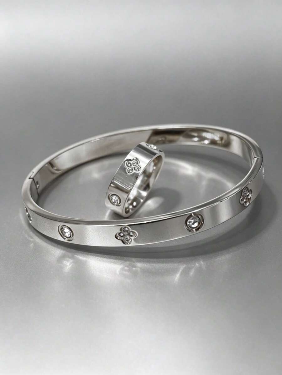 Bộ 1/2 chiếc vòng tay và nhẫn hình cỏ bốn lá mạ vàng 18K bằng thép không gỉ, đính đá quý, phụ kiện trang sức cưới cao cấp.