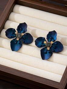 1 Pair European & American Fashion Leaf Elegant Minimalist Versatile Stud Earrings - Multicolor - View 4