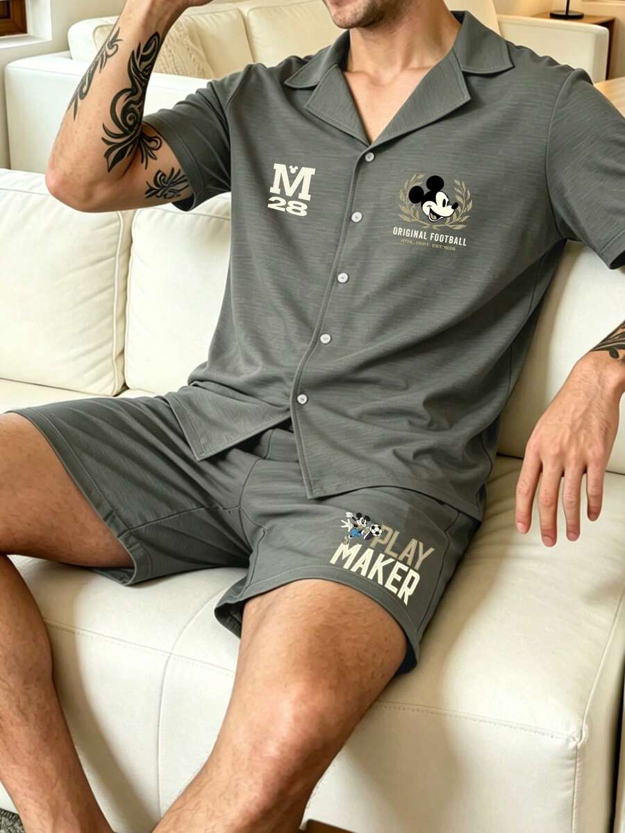 Disney Conjunto de pijama de 2 piezas para hombre con camisa de manga corta y cuello cubano, estampado de Mickey Mouse, holgado, transpirable, casual para uso en el hogar en verano - Gris - Ver 1
