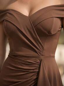 Long Emerald Green Dress In Blue, Green, Red, Marsala, Rose, Olive + Colors For Bridesmaids, Graduates, And Guests. One-Shoulder Design With Flowing Cups, Fits Sizes 36 To 42. - 鏽棕色 - 查看 2