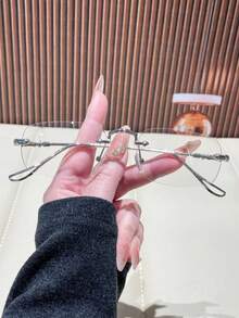 素面眼鏡，高端品牌/名人風格，適合日常通勤，適合長期使用電腦與手機 - 透明片 - 查看 14