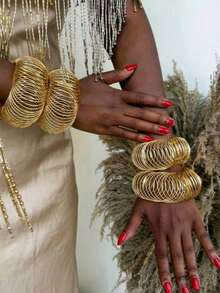 1pc Fashionable Exaggerated Spring Expandable Bracelet, Hollow Metal Cuff Bracelet, Party Accessory - Gold - View 1