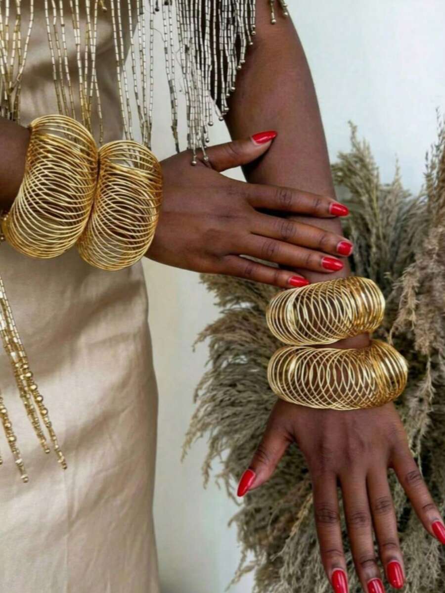 1pc Fashionable Exaggerated Spring Expandable Bracelet, Hollow Metal Cuff Bracelet, Party Accessory - Gold - View 1