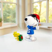 Miniso Snoopy Travel Buddy 鮮豔主題角色驚喜盒 時尚拋光 PVC 迷你雕像 房間擺飾 收藏紀念禮物 (1 件隨機發貨) - 彩色 - 查看 5
