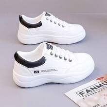 Women Soccer Shoes - Q820 White - View 6