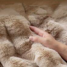1pc Camel Color Oval 3D Checkered Faux Rabbit Fur Bubble Fleece Decorative Rug, Fluffy And Soft Touch, Gentle Color, Cozy And Healing, Cat-Like Feel, Fuzzy, Soft Long Pile, Non-Slip Bottom, Low Shedding, Easy Care And Easy Clean, Thick And Durable Rug, Suitable For Living Room, Bedroom, Study, Entryway, Dining Room, Laundry Room Decoration, Skin-Friendly And Soft Material, Personalized Home, Fashion Home, Bedroom Rug, Kitchen Rug, Study Rug, Living Room Rug, Bathroom Rug, All Season - Camel - View 4