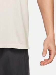 Nike Kaos Rajut Lengan Pendek Tanpa Kerah Pria AS U NSW TEE LSE SPEED AND SPO TIM3778-030 - Krem - View 6