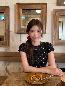 女款韓式圓領修身休閒短袖波點T恤，夏季黑色 - 黑色 - 查看 4