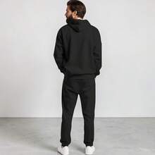 CONJUNTO, SUDADERA CON CAPUCHA Y PANTALON PARA HOMBRE, CASUAL FIT, CON CIERRE Y BOLSAS A LOS COSTADOS - Negro - Ver 4