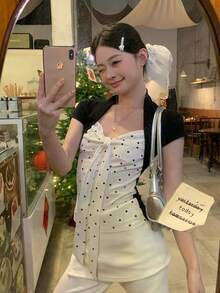 波點與黑色拼接 2 合 1 蝴蝶結 V 領短袖 T 恤，修身女款夏季上衣 - 黑與白 - 查看 1