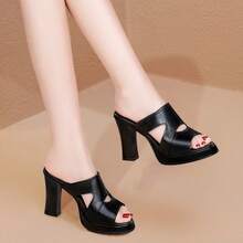 Women Flat Sandals - Black - View 4